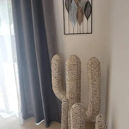 Willa Dinateli, Salinas Golf