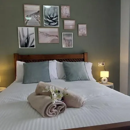 Dinateli, Salinas Golf Willa *