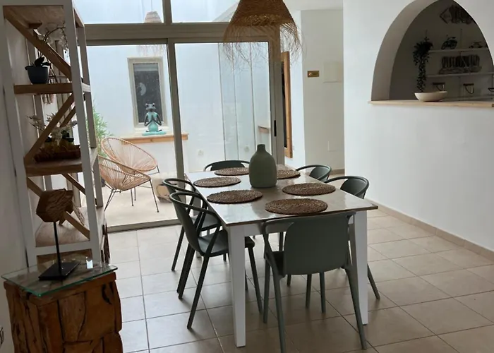 Dinateli, Salinas Golf Villa *